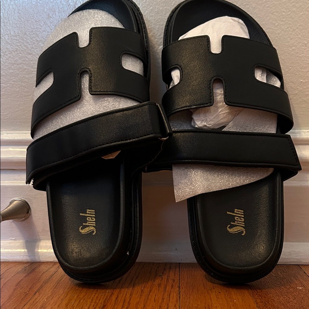 SHEIN Black Open-Toe Slides